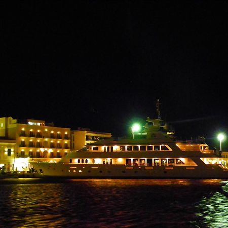 Poseidonio Hotel Tínos エクステリア 写真