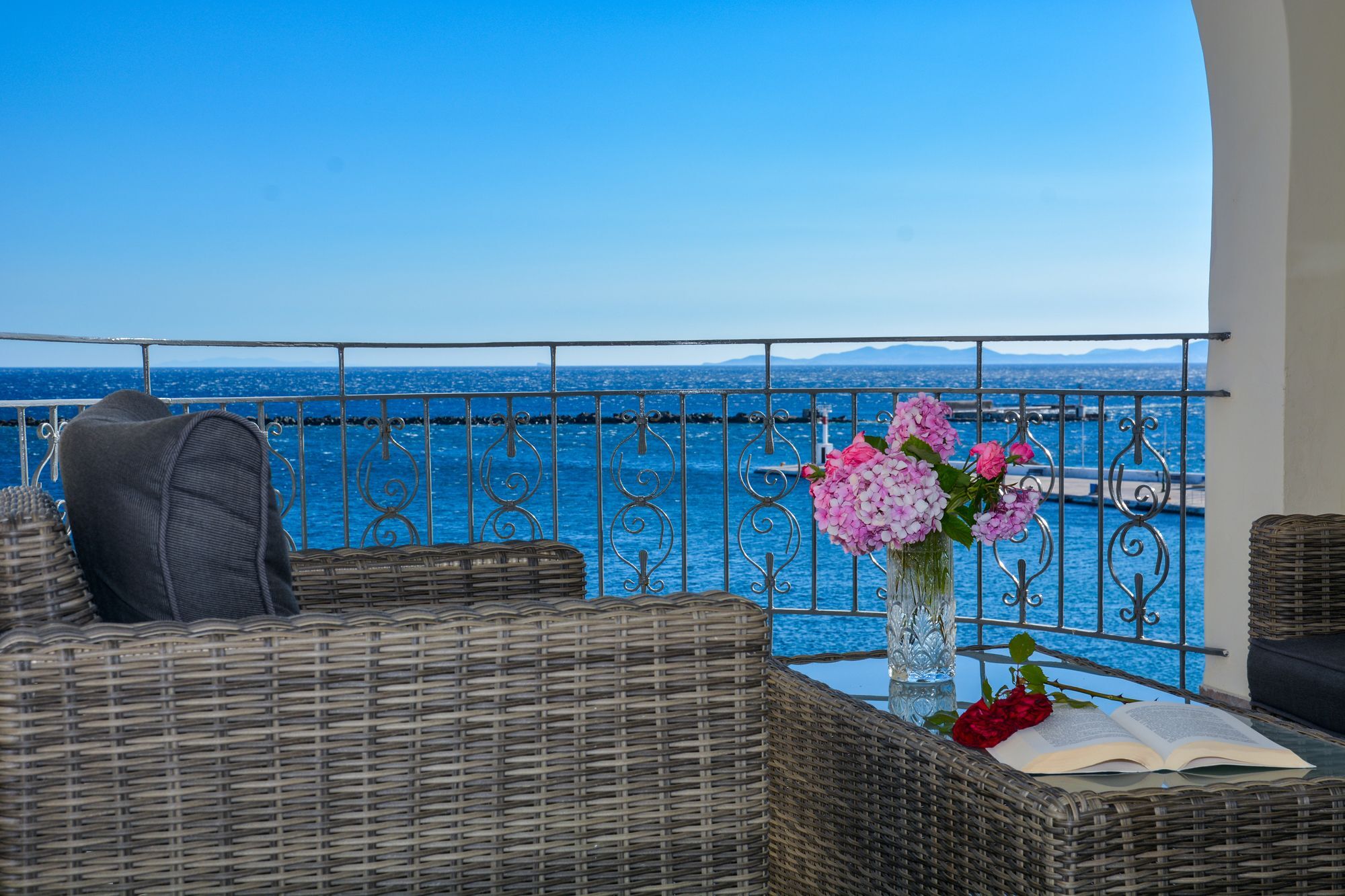 Poseidonio Hotel Tínos エクステリア 写真